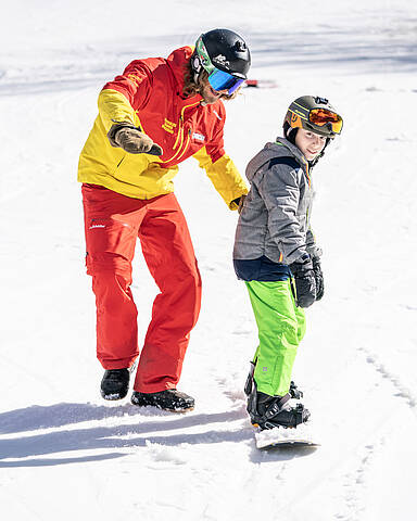 Bad Kleinkirchheim Skischule: Snowboarden lernen ab 3 Jahren © Gert Perauer