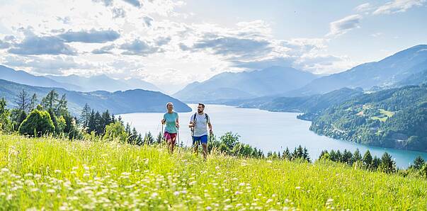 Blühende Almwiesen säumen den Via Paradiso Weitwanderweg © Gert Perauer_MBN Tourismus