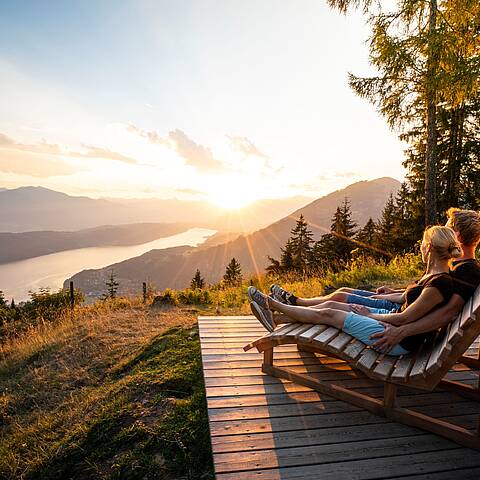 Sonnenuntergang auf dem Slow Trail, mit warmem Licht und langen Schatten © Gert Perauer_MBN Tourismus