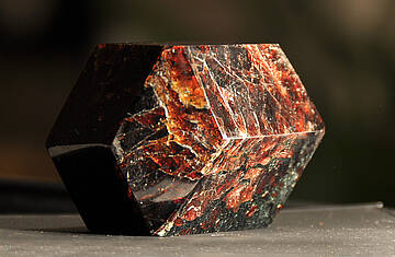 Geschliffener Granat © Granatium Radenthein