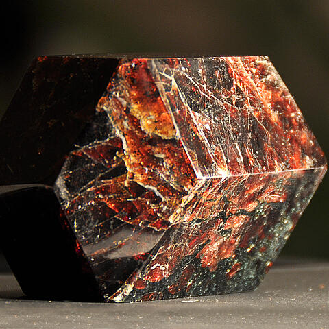 Geschliffener Granat © Granatium Radenthein