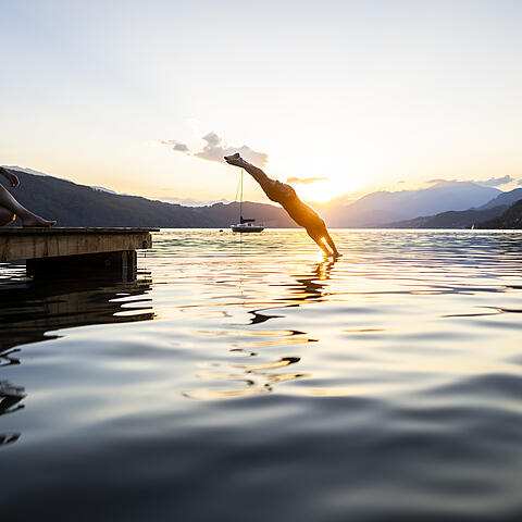 Baden im Millstätter See bei Sonnenuntergang © Gert Perauer_MBN Tourismus
