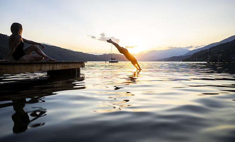 Baden im Millstätter See bei Sonnenuntergang © Gert Perauer_MBN Tourismus