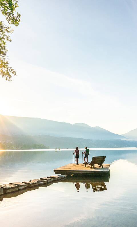 Ein friedlicher Moment auf dem Via Paradiso Wanderweg, mit Blick auf die umliegenden Berge © Gert Perauer_MBN Tourismus