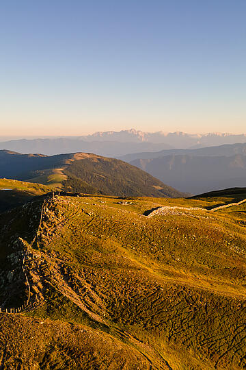 Blick vom Mirnock bei herbstlichen Farben