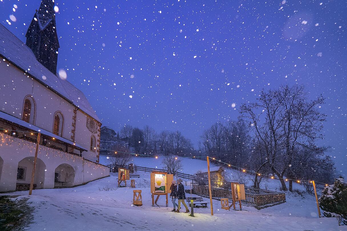 Sternennacht mit Schneefall beim Kirchheimer Advent