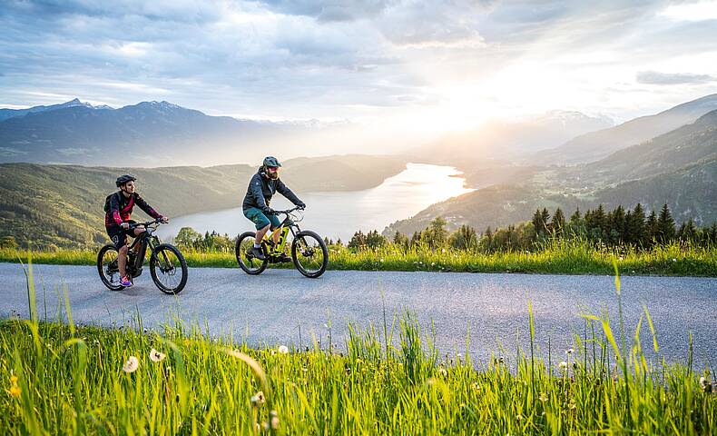Radfahren zum Sterennbalkon über dem Millstättersee © Gert_Perauer_MBN Tourismusa