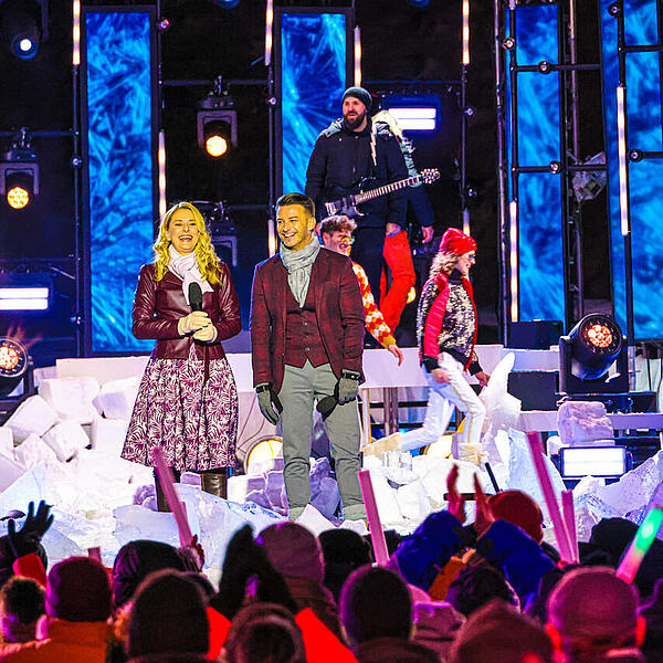 Stefanie Hertel & Marco Ventre moderieren das große Wenn die Musi spielt Winter Open Air in Bad Kleinkirchheim © Arno Gruber sen._MBN Tourismus