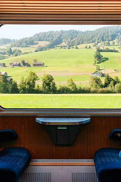 Anreise mit dem Zug © AdobeStock - PixHound