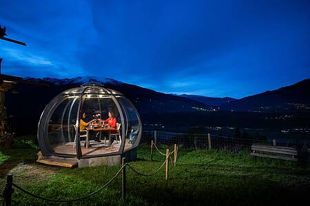 Vollmond-Kulinarik f&uuml;r Freunde in der Glaskuppel