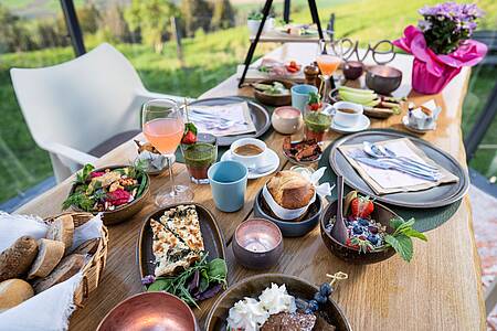 ZEIT f&uuml;r Freunde: Sommer-Brunch in der Glaskuppel
