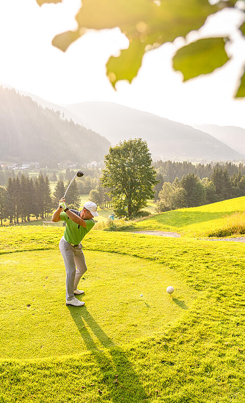 Golfen bei Sonnenaufgang ©Mathias Prägant