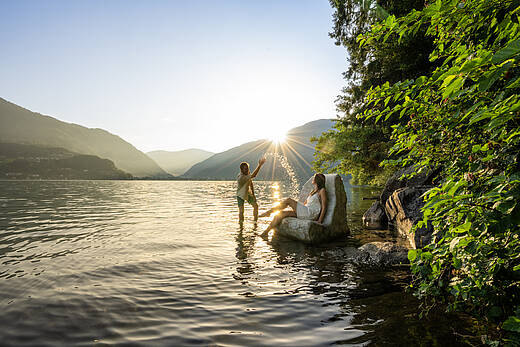 Bank im See im Millstätter See © Gert Perauer_MBN Tourismus