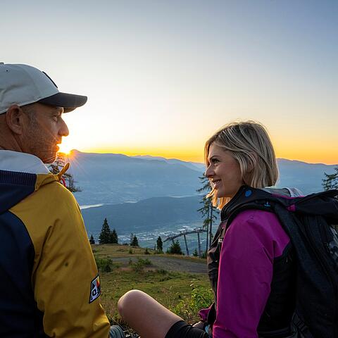 Wanderung bei Sonnenaufgang am Goldeck zum ZEITplatz
