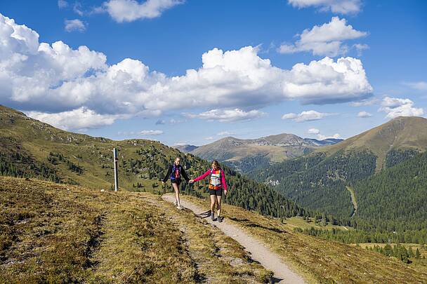 Ein Berggipfel mit einem atemberaubenden 360-Grad-Blick über die Nockberge © Franz Gerdl_MBN Tourismus